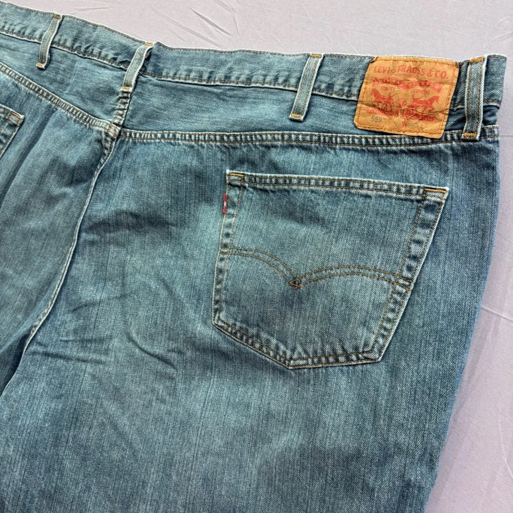 Levis 559 Relaxed Straight Jeans Mens 56x30 Blue Medium Wash Denim 01559-0733